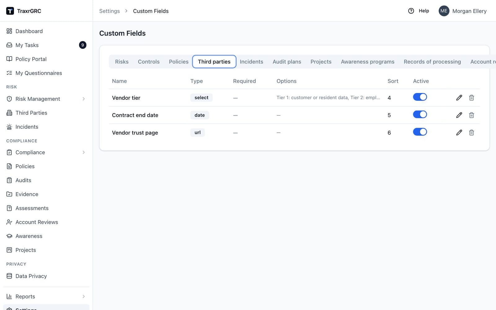 The Custom Fields screen on the Third parties tab, listing fields of several types.